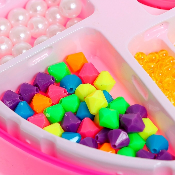 Набор для бисероплетения «Яркие украшения» в чемодане Набор для бисероплетения «Яркие украшения» в чемодане