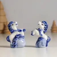 Сувенир керамика "Лошадка на монетках" бело-синий МИКС 2,5х5х6 см Сувенир керамика "Лошадка на монетках" бело-синий МИКС 2,5х5х6 см