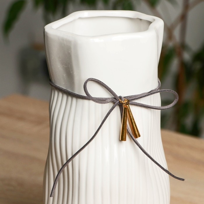 Ваза керамика настольная Ваза керамика настольная "Блез" 26,5 см, белый