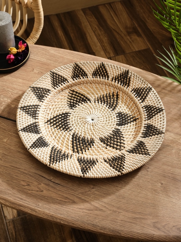 Тарелка декоративная плетеная ротанг "Солнце", 40х40х4 см, чёрно-белый
