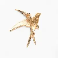Брошь &laquo;Птичка ласточка&raquo;, разноцветная в золоте