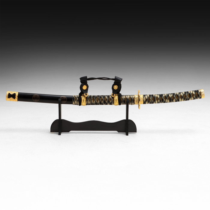 Сувенирное оружие Сувенирное оружие "Катана Хикэру" 78 см, чёрная с золотом, на подставке