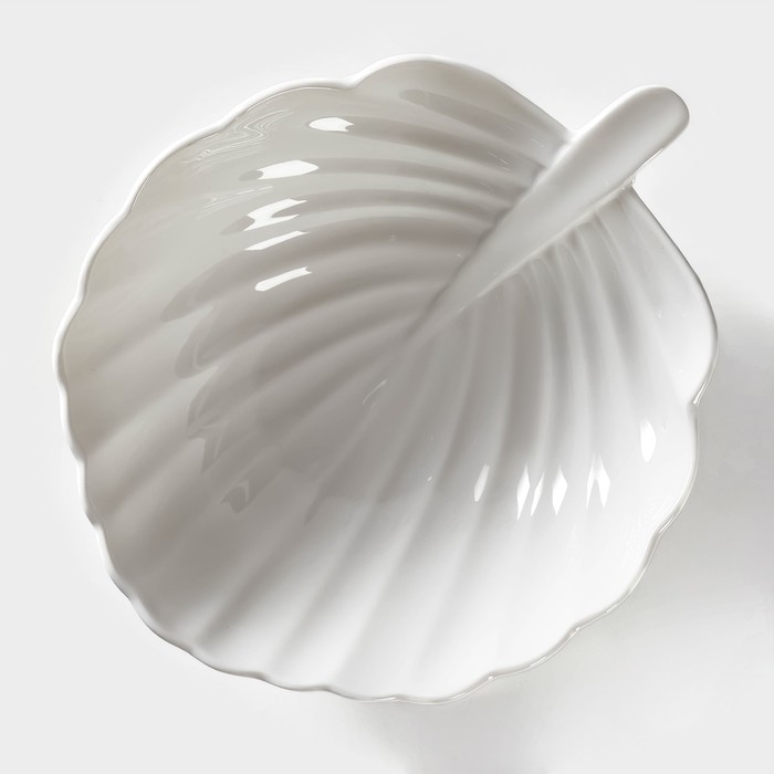 Салатник фарфоровый Magistro «Лист Бланш», 550 мл, 20,5×17 см, цвет белый Салатник фарфоровый Magistro «Лист Бланш», 550 мл, 20,5×17 см, цвет белый