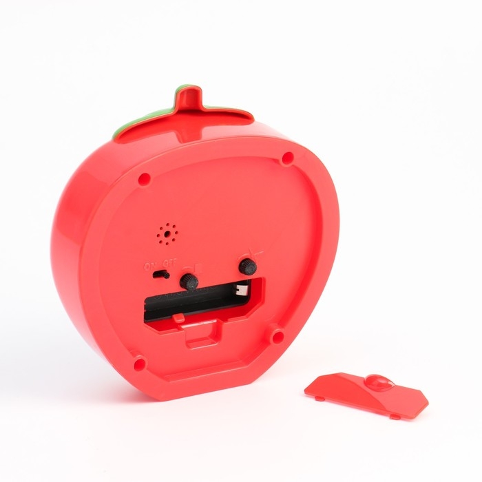 Часы - будильник настольные Часы - будильник настольные "Клубничка" детские, дискретный ход, 13 x 14 см, АА