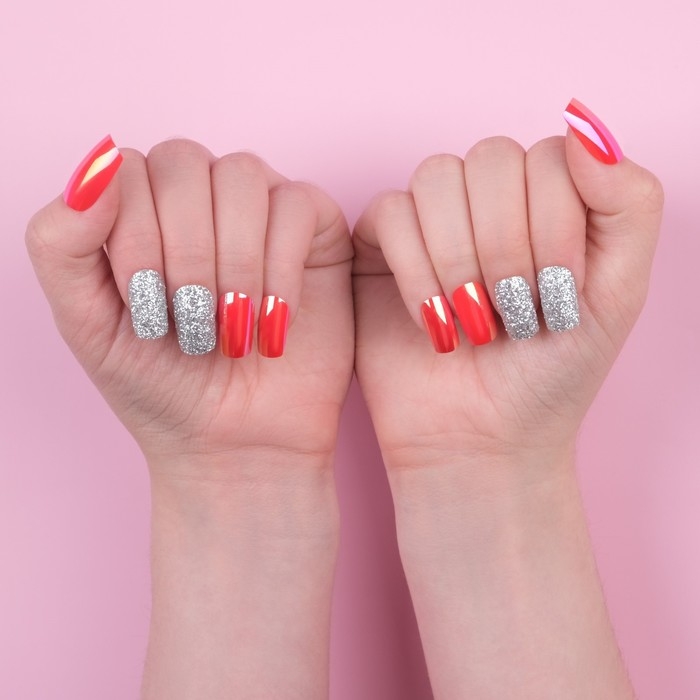 Накладные ногти, 24 шт, с клеевыми пластинами, форма мягкий квадрат, цвет серебристый/голография Накладные ногти, 24 шт, с клеевыми пластинами, форма мягкий квадрат, цвет серебристый/голография