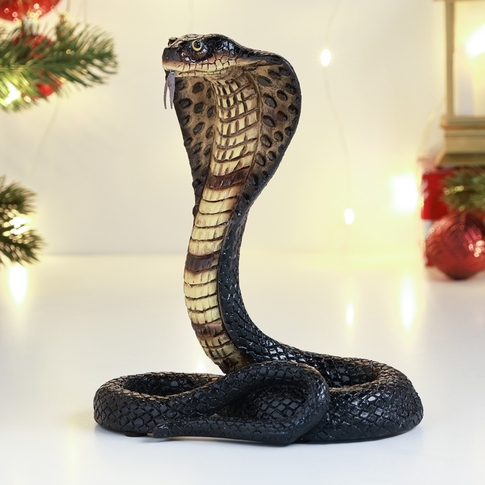 Фигура Фигура "Королевская кобра" 14х8х17см, цветная