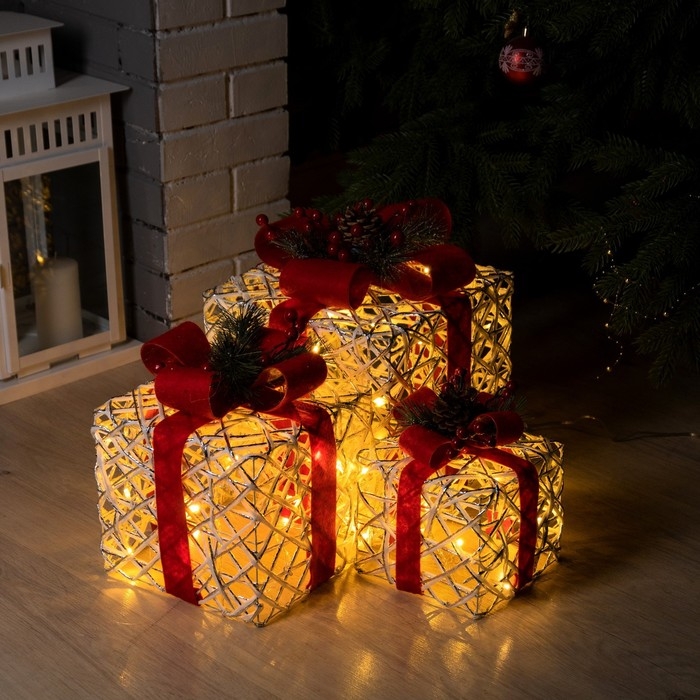 Светодиодная фигура «Серебристые подарки с красной лентой» 15, 20, 25 см, текстиль, металл, 220 В, свечение тёплое белое Светодиодная фигура «Серебристые подарки с красной лентой» 15, 20, 25 см, текстиль, металл, 220 В, свечение тёплое белое