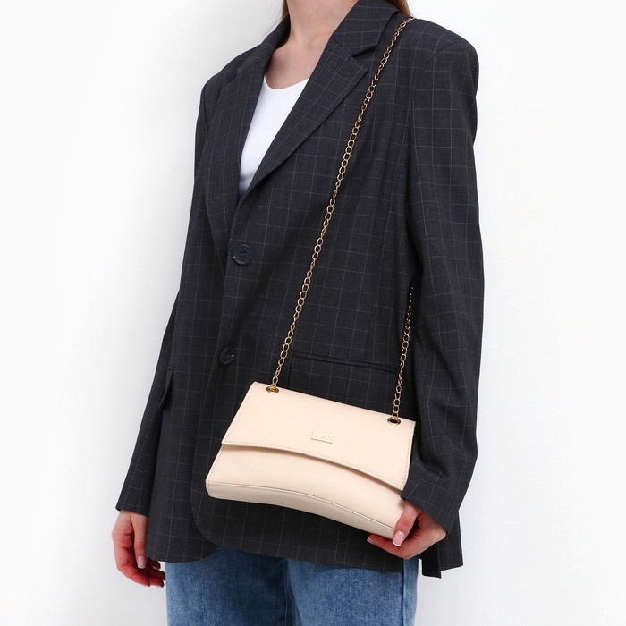 Сумка женская из искусственной кожи с клапаном, 26х16х9 см, бежевый цвет Сумка женская из искусственной кожи с клапаном, 26х16х9 см, бежевый цвет