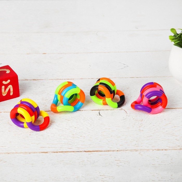 Головоломка «Змейка», цвета МИКС Головоломка «Змейка», цвета МИКС