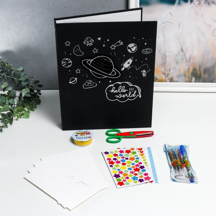 Фотоальбом на кольцах 30 листов+30 файлов Фотоальбом на кольцах 30 листов+30 файлов "Планеты" чёрные листы 31,4х25,8х5 см