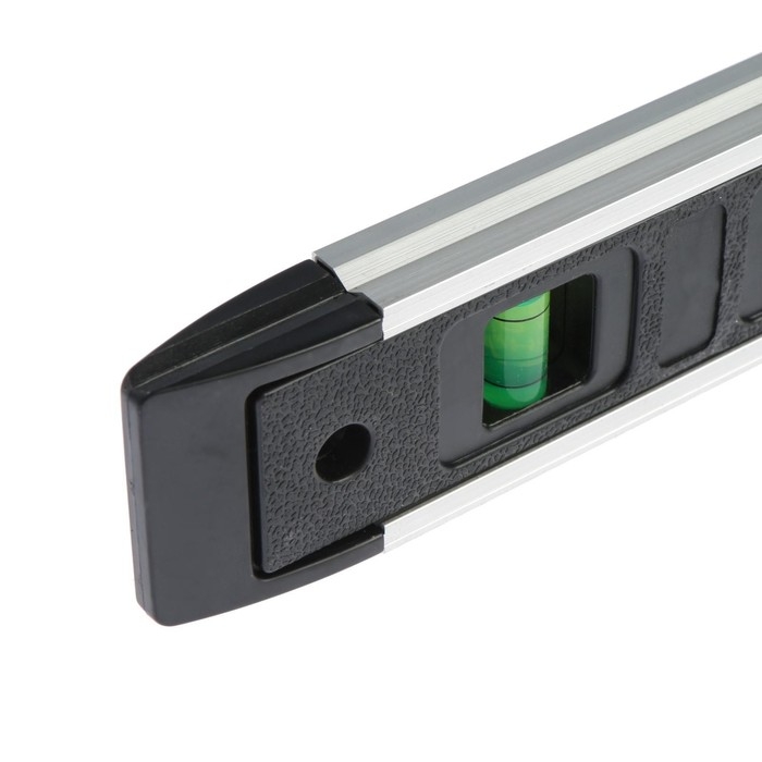 Уровень пластиковый магнитный ТУНДРА, фрезерованный, 3 глазка, 225 мм Уровень пластиковый магнитный ТУНДРА, фрезерованный, 3 глазка, 225 мм