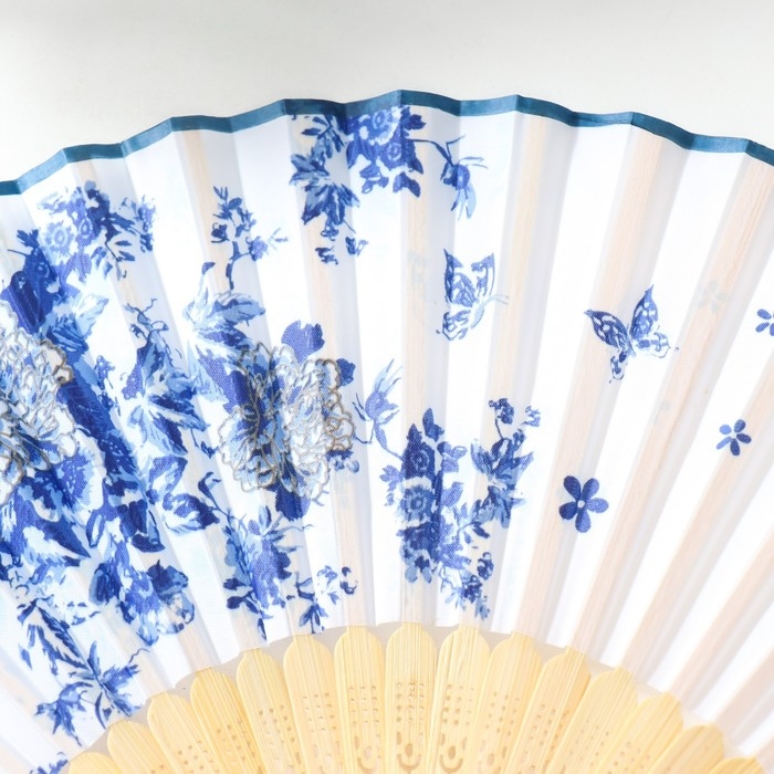 Веер дерево, текстиль h=21 см  Веер дерево, текстиль h=21 см "Цветочки и бабочки" белый, с кисточкой