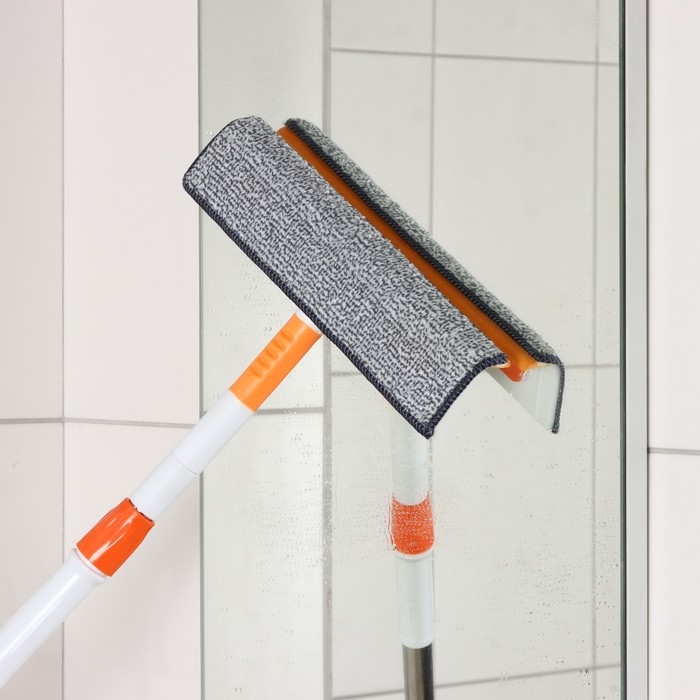 Щётка для окон Raccon, фиксатор, стальная телескопическая ручка 93(137) см, насадка из микрофибры 28×7 см Щётка для окон Raccon, фиксатор, стальная телескопическая ручка 93(137) см, насадка из микрофибры 28×7 см