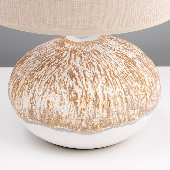 Настольная лампа Настольная лампа "Камелия" Е27 40Вт бело-бежевый 27,5х27,5х39,5 см RISALUX