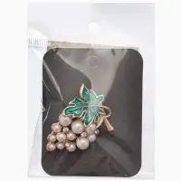 Брошь &laquo;Виноградная веточка&raquo;, бело-зелёная в золоте