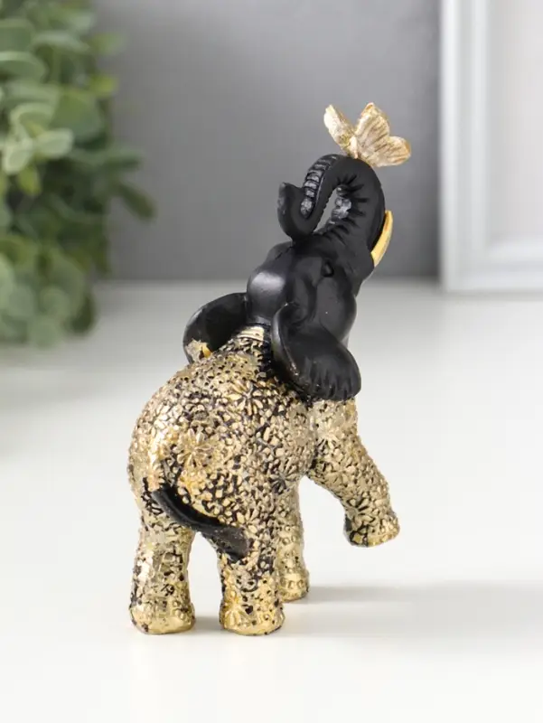 Сувенир полистоун "Чёрный слоник с бабочкой на хоботе" с золотом 4х9х12,5 см