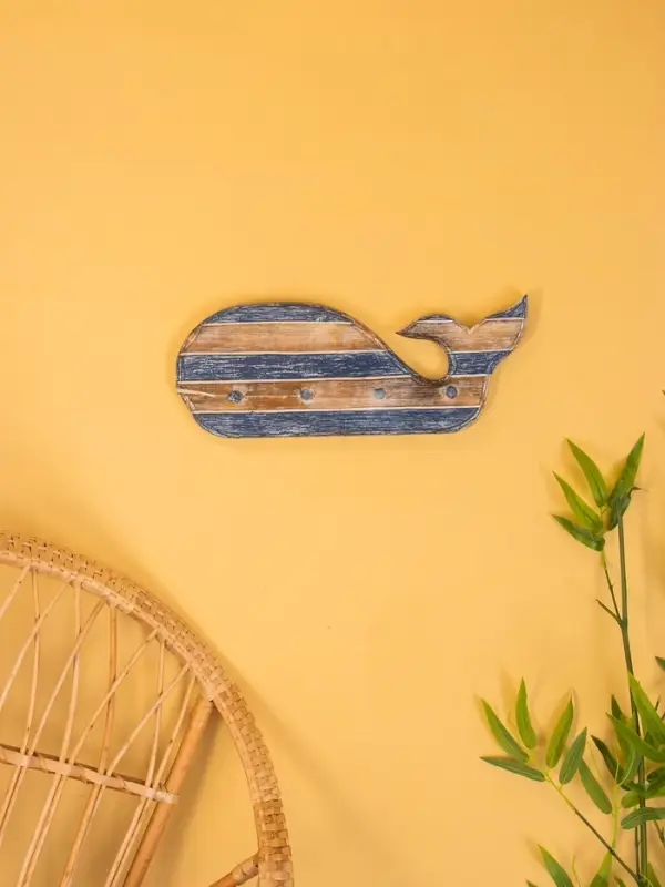 Вешалка Вешалка "Кит" с 3 крючками, дерево 44х2х18 см, цв. синий