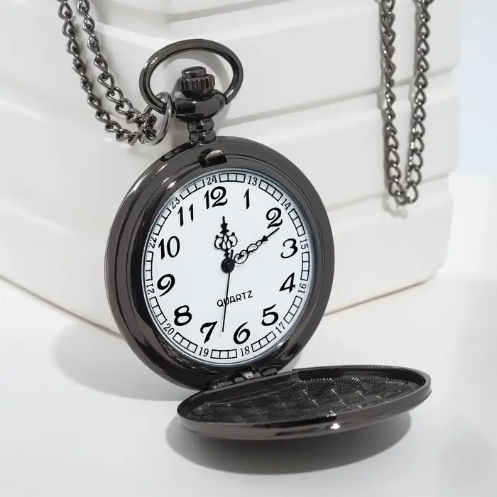 Часы карманные &laquo;Классика&raquo;, кварцевые, 5.5&times;4.5 см, длина цепочки 80 см, циферблат d=4 см, под гравировку