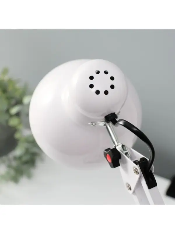 Лампа настольная 810 &laquo;Деко, белая&raquo; E27 40W RISALUX