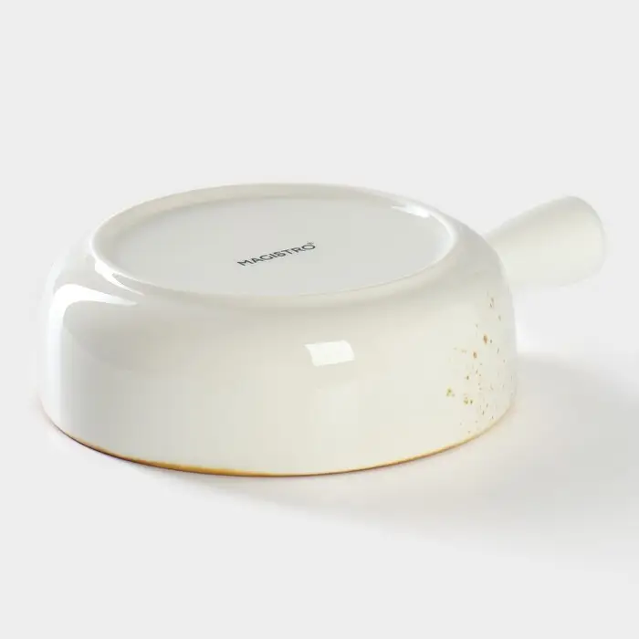 Кокотница фарфоровая Magistro «Церера», 500 мл, d=15 см, цвет белый Кокотница фарфоровая Magistro «Церера», 500 мл, d=15 см, цвет белый