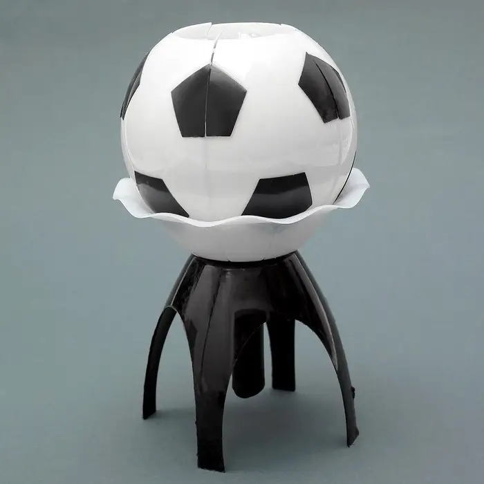 Свеча для торта музыкальная &laquo;Мяч&raquo;, бело-чёрная