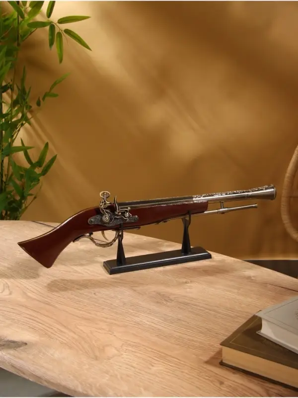Макет оружия на подставке 2в1 &laquo;Сувенирный пистолет. Дуэль&raquo;, подарочный набор, 54 см