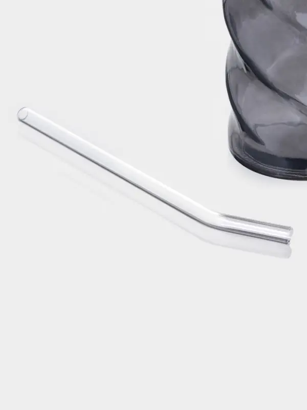 Стакан с трубочкой "Вихрь" 500 мл, 8х8х16 см, силиконовая крышка, черный