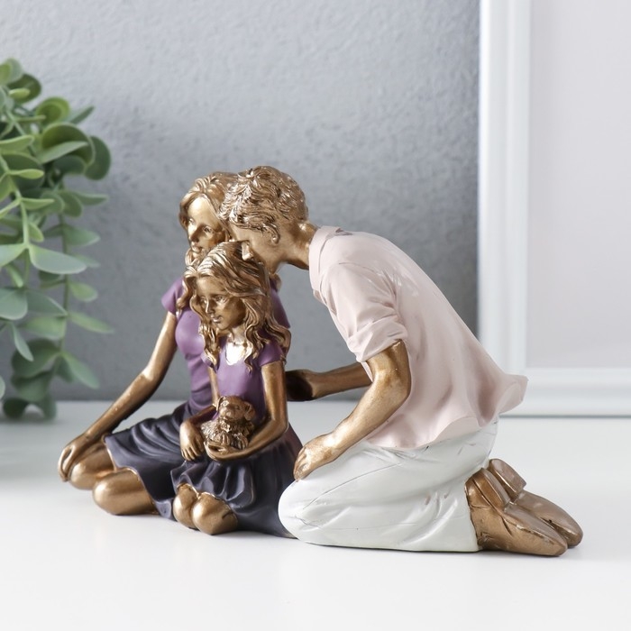 Сувенир полистоун Сувенир полистоун "Родители, я и наш щенок" бронза, фиолетовый 17,5х7,5х12 см