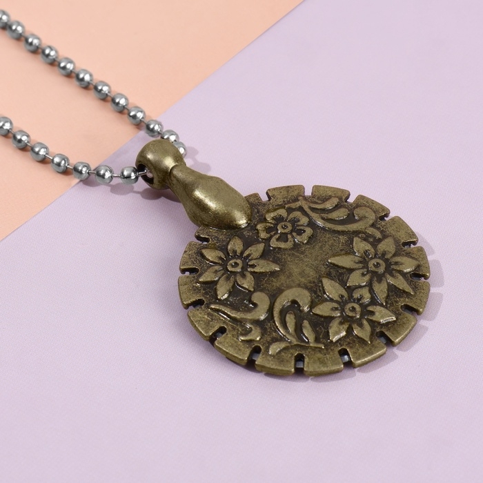 Резак для ниток, с цепочкой на руку, 3 × 4.5 см, цвет бронзовый Резак для ниток, с цепочкой на руку, 3 × 4.5 см, цвет бронзовый