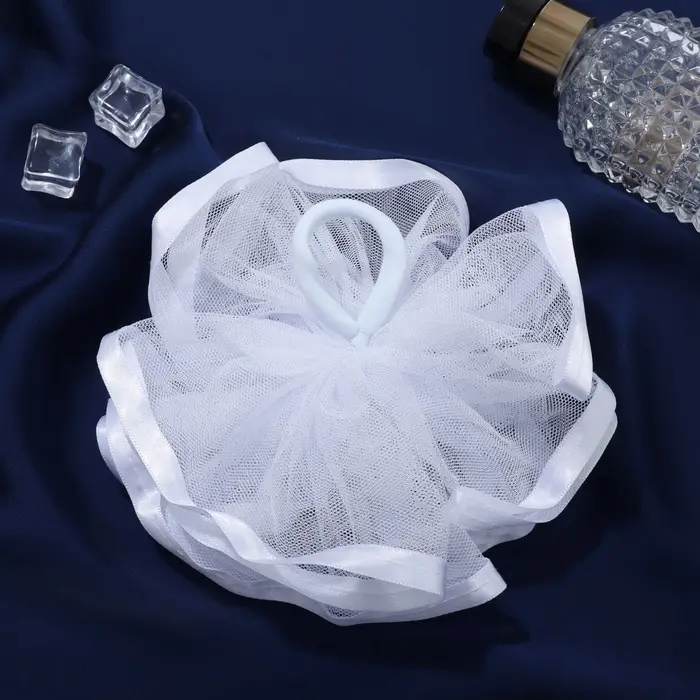 Бант для волос на резинке &laquo;Школьница&raquo;, волна, d=13 см, белый, МИКС