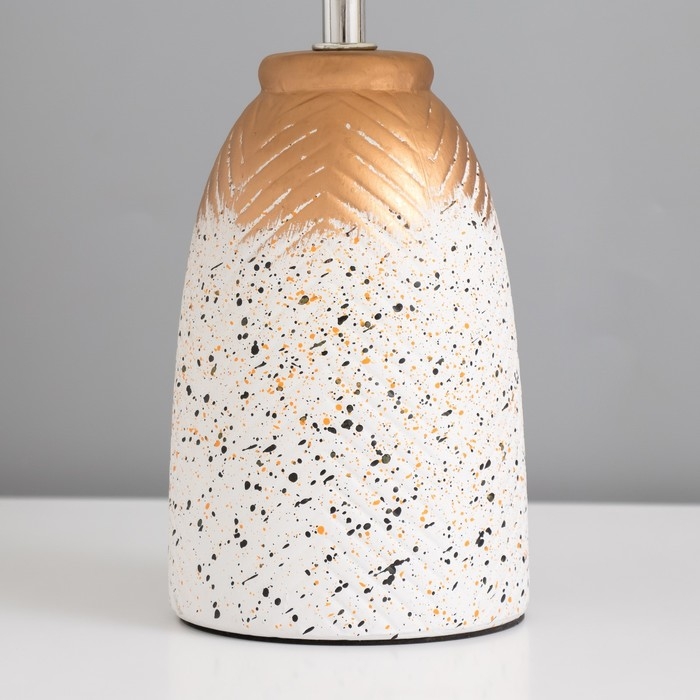 Лампа настольная Лампа настольная "Киу" 1х40Вт Е14 белый/золото 22х22х34см