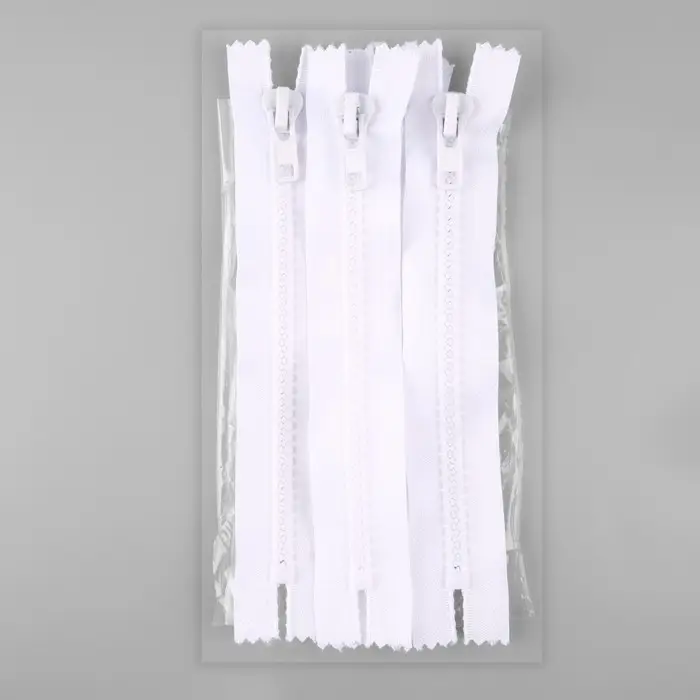 Молния «Трактор», №8, неразъёмная, замок автомат, 18 см, белая Молния «Трактор», №8, неразъёмная, замок автомат, 18 см, белая