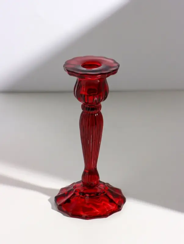 Подсвечник на 1 свечу &laquo;Каролин&raquo;, стекло, красный, d=2 см, 8.5&times;8.5&times;18 см