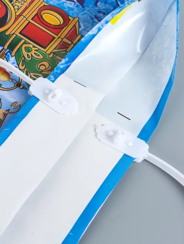 Пакет подарочный новогодний &laquo;Сказочный поезд&raquo;, полиэтиленовый с пластиковой ручкой, 37&times;35 см