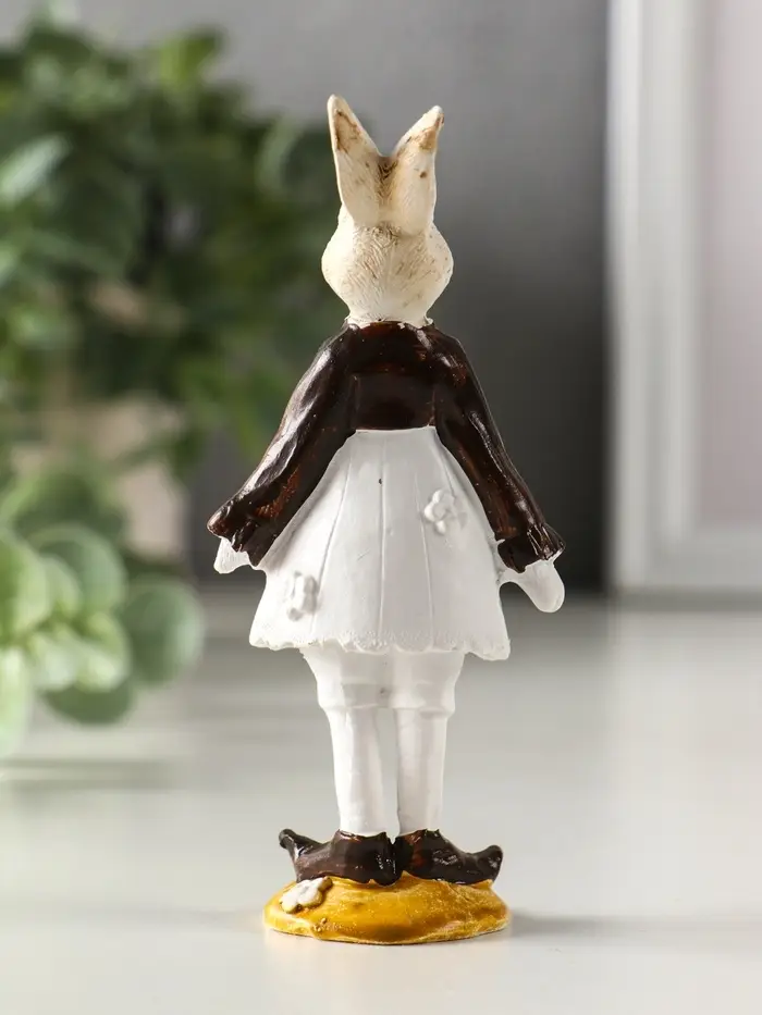 Сувенир полистоун "Нарядный Зайчик/Зайка" МИКС 4,5х3.2х11.5 см Сувенир полистоун "Нарядный Зайчик/Зайка" МИКС 4,5х3.2х11.5 см