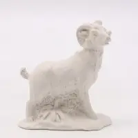 Фигурка декоративная &laquo;Коза на лужайке&raquo;, неокрашенный, 8&times;7&times;4 см, белая