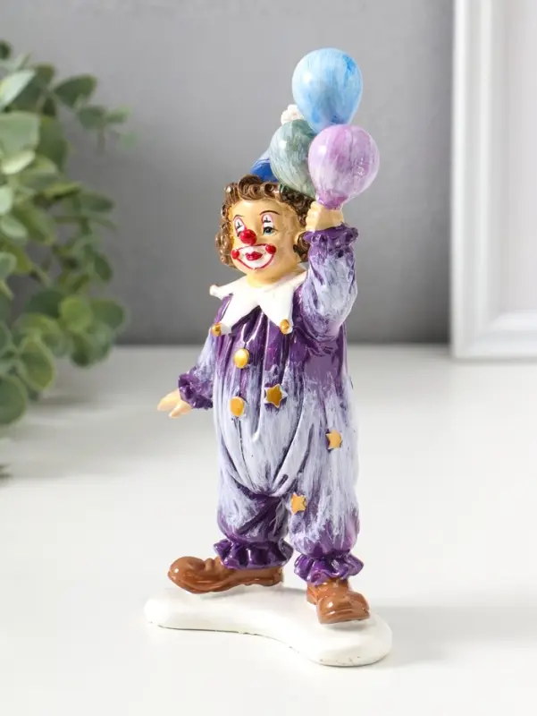 Сувенир полистоун "Клоун с воздушными шариками" сине-фиолетовый 10х6,5х19,5 см