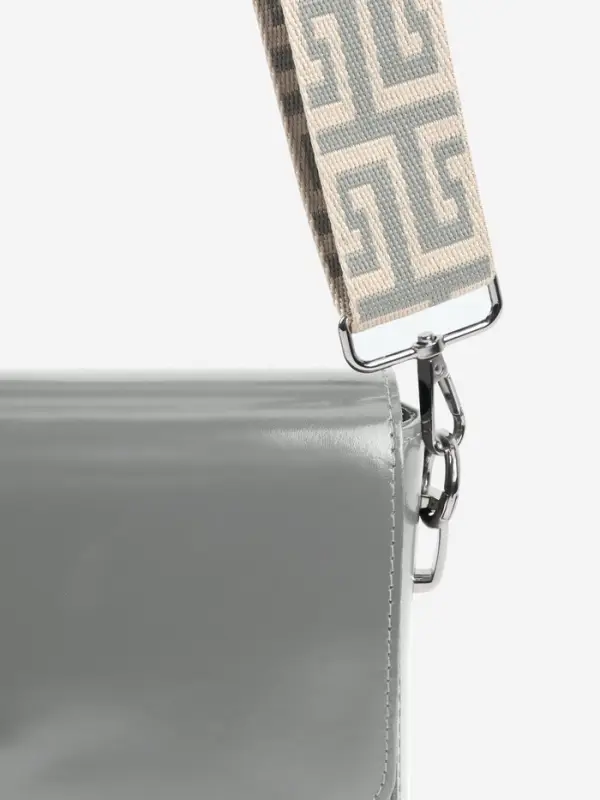 Ручка для сумки &laquo;Орнамент греческий&raquo;, стропа, с карабинами, 139&plusmn;3&times;3.8 см, серо-молочная