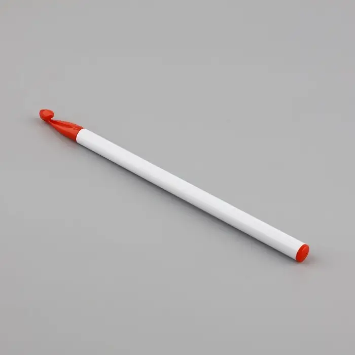Крючок для вязания, d=8 мм, 16 см, цвет белый/красный Крючок для вязания, d=8 мм, 16 см, цвет белый/красный