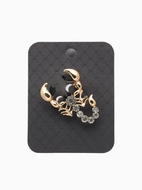 Брошь &laquo;Скорпион&raquo;, белая в золоте