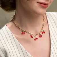 Цепь с подвесками &laquo;Вишня и клубника&raquo;, 40 см, красная в золоте