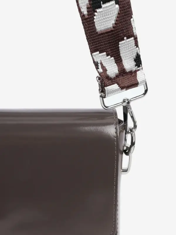 Ручка для сумки &laquo;Леопард&raquo;, стропа, с карабинами, 139&plusmn;3&times;3.8 см, молочная, коричневая