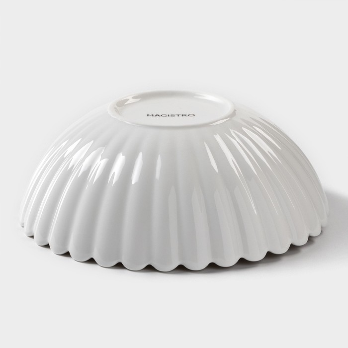 Салатник фарфоровый Magistro «Цветок», 0,45 л, d=16 см, цвет белый Салатник фарфоровый Magistro «Цветок», 0,45 л, d=16 см, цвет белый