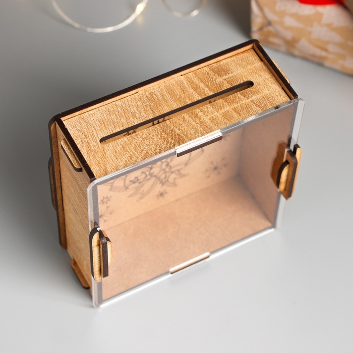 Новогодняя копилка с акрилом  Новогодняя копилка с акрилом "Праздник" 12х12х4 см