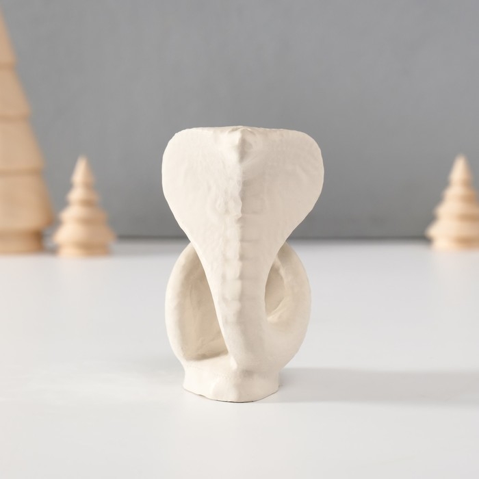 Сувенир  Сувенир "Кобра" со мхом белая 5х6,5х8 см (мох зелен стабил)