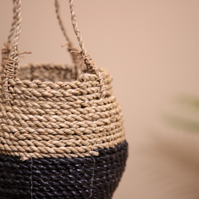 Кашпо плетёное, подвесное 15х15х60 см Кашпо плетёное, подвесное 15х15х60 см