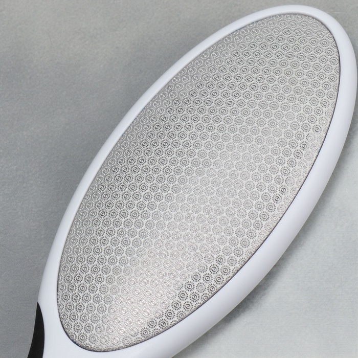 Пилка для ног, лазерная, двусторонняя, прорезиненная ручка, 23 см, цвет чёрный/белый Пилка для ног, лазерная, двусторонняя, прорезиненная ручка, 23 см, цвет чёрный/белый