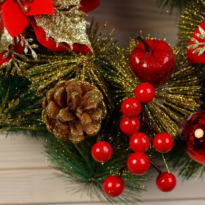 Венок новогодний d-30 см  Венок новогодний d-30 см "Яркая сказка" цветы яблоки ягоды шары