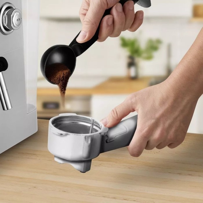 Кофеварка Kitfort КТ-7234, рожковая, 950 Вт, 1.5 л, капучинатор, серебристая Кофеварка Kitfort КТ-7234, рожковая, 950 Вт, 1.5 л, капучинатор, серебристая