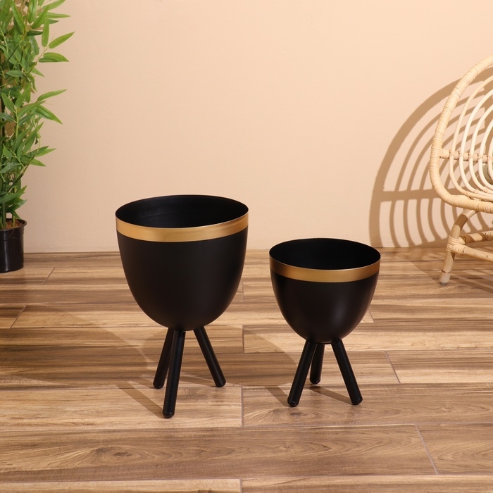 Кашпо на подставке  Кашпо на подставке "Блэки" металл (набор 2 шт), диаметр 28 и 23 см